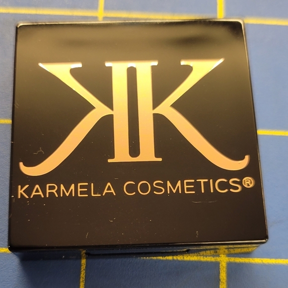 Karmela Cosmetic Shadow 2 Grams  Color Ethernal & Mystique - Picture 2 of 3